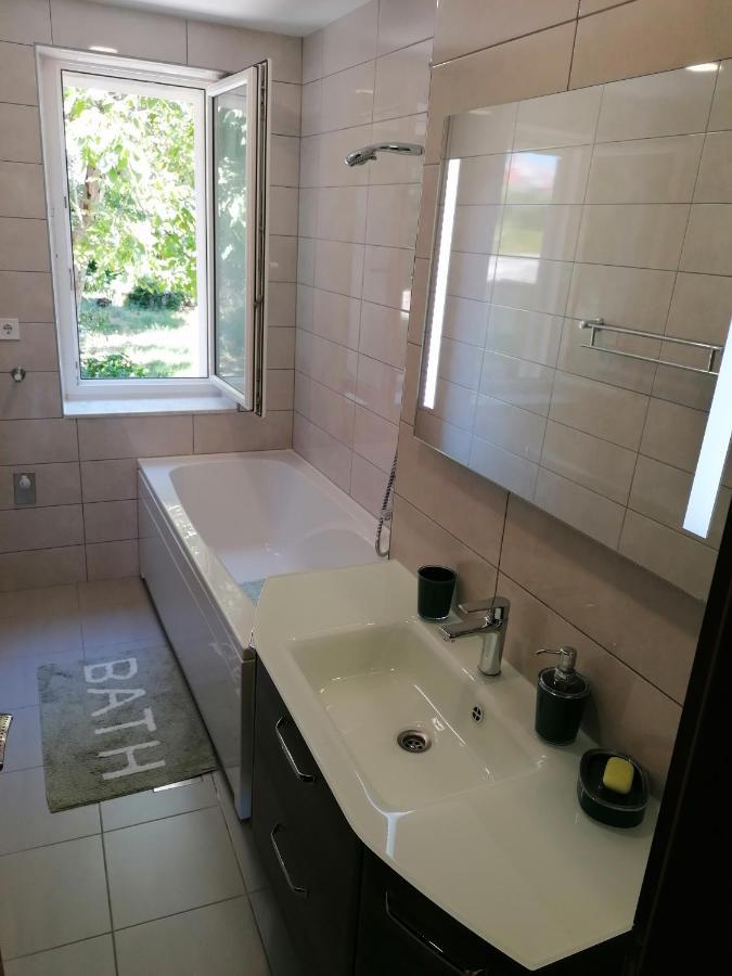 Apartment "B" 50 M From The Beach Zadar Dış mekan fotoğraf